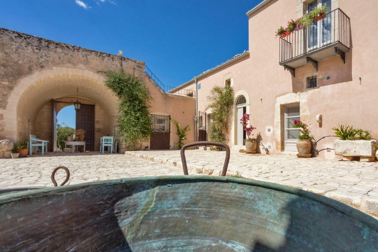 Terre Di Cavalusi Relais Guest House Donnafugata Exterior photo